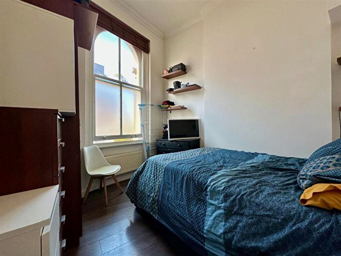 1 Bedroom Apartment To Rent In Canterbury Road, London, NW6