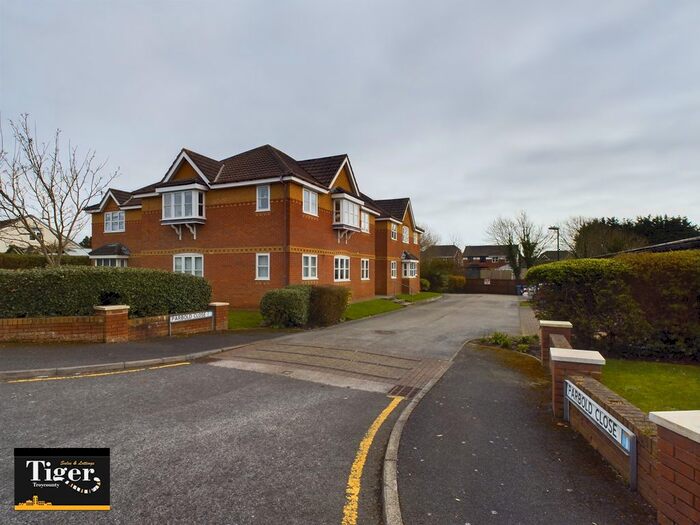 2 Bedroom Flat To Rent In Parbold Close, Mowbray Drive, Blackpool, FY3