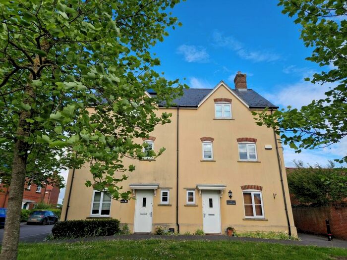 4 Bedroom House To Rent In Summer Oaks, Motcombe, Shaftesbury, SP7