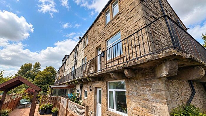 2 Bedroom End Of Terrace House To Rent In Back Broading Terrace, Loveclough, Rossendale, Lancashire, BB4