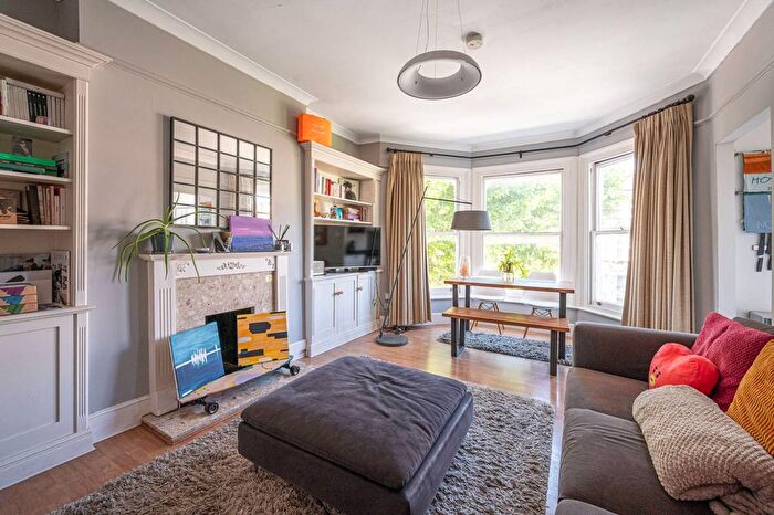 2 Bedroom Flat To Rent In Fordwych Road, West Hampstead, London, NW2