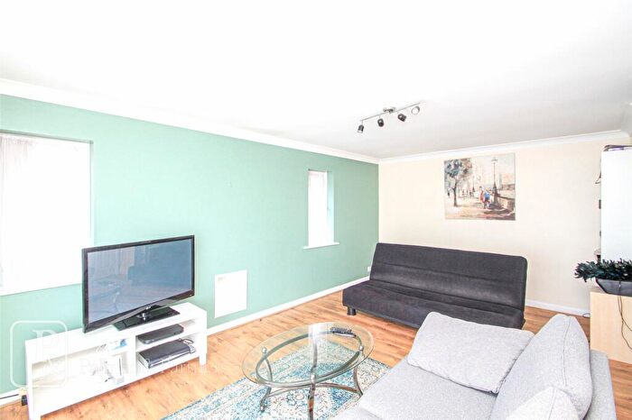 2 Bedroom Bungalow For Sale In Dupont Close, Clacton-on-Sea, Essex, CO16