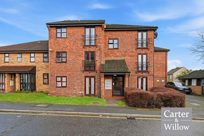 2 Bedroom Flat For Sale In Shafter Road, Dagenham, RM10