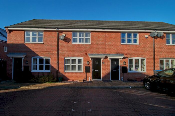 2 Bedroom House To Rent In Yeoman Close, Hinckley, LE10