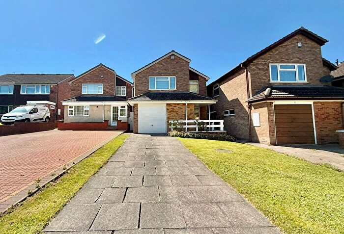 3 Bedroom Detached House For Sale In Ermington Road, Park Hall, WV4