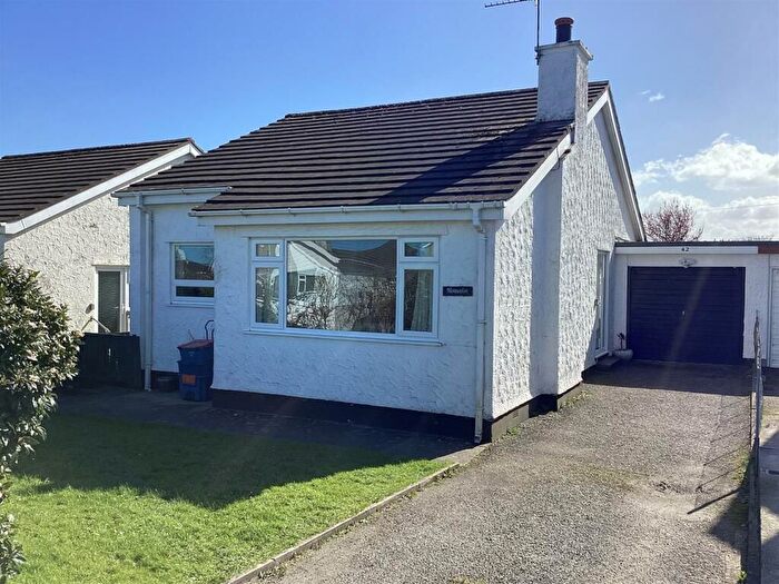 2 Bedroom Bungalow To Rent In Breeze Hill, Benllech, LL74
