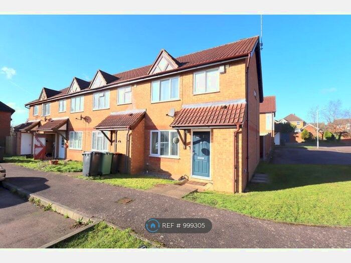 3 Bedroom End Of Terrace House To Rent In Chalkdown, Luton, LU2