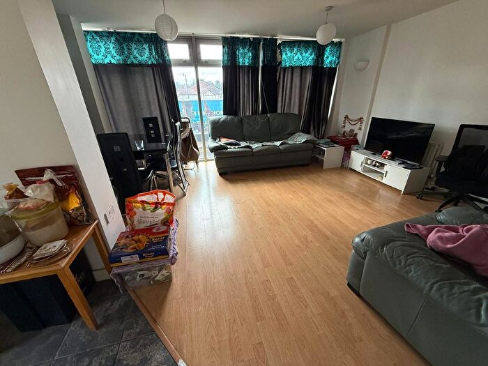 1 Bedroom Flat To Rent In Headstone Road, Harrow, HA1