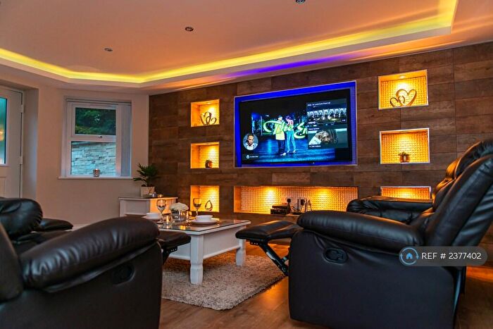 1 Bedroom Flat To Rent In Bradford Road, Huddersfield, HD1