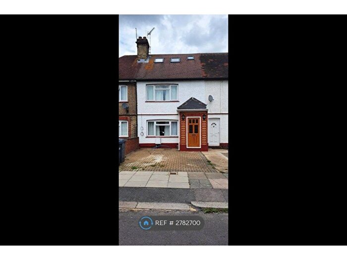 4 Bedroom Terraced House To Rent In Goldsmith Avenue, London, NW9