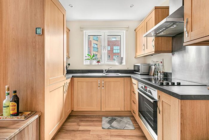 2 Bedroom Flat For Sale In Charrington Place, St Albans, AL1