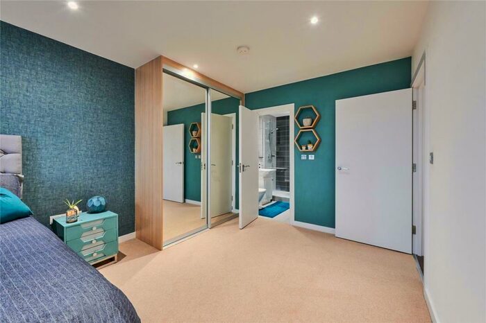 2 Bedroom Apartment To Rent In Heritage Tower, East Ferry Road, Canary Wharf, E14