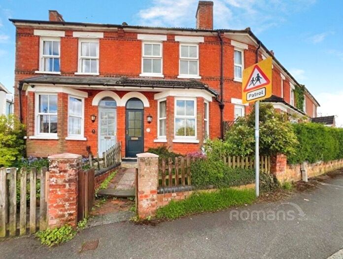 2 Bedroom Terraced House For Sale In Alexandra Road, Aldershot, Hampshire, GU11