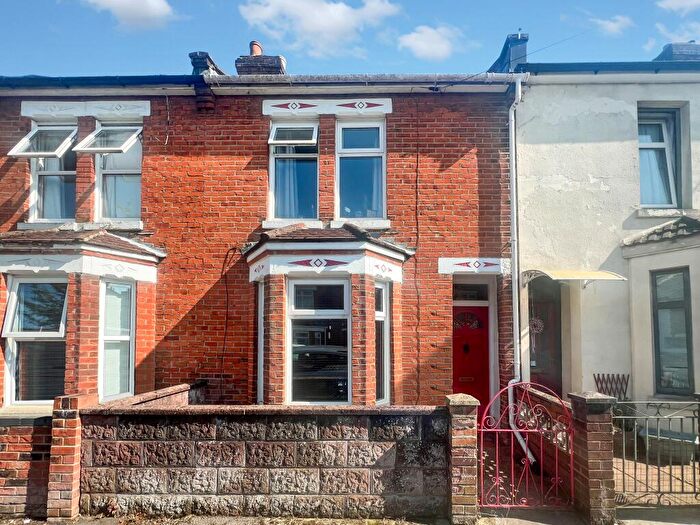 3 Bedroom Terraced House To Rent In York Road, Shirley, Southampton, SO15