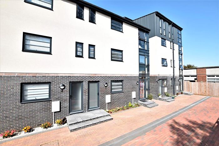 1 Bedroom Maisonette For Sale In Beaumont Court, Avonmouth, Bristol, BS11