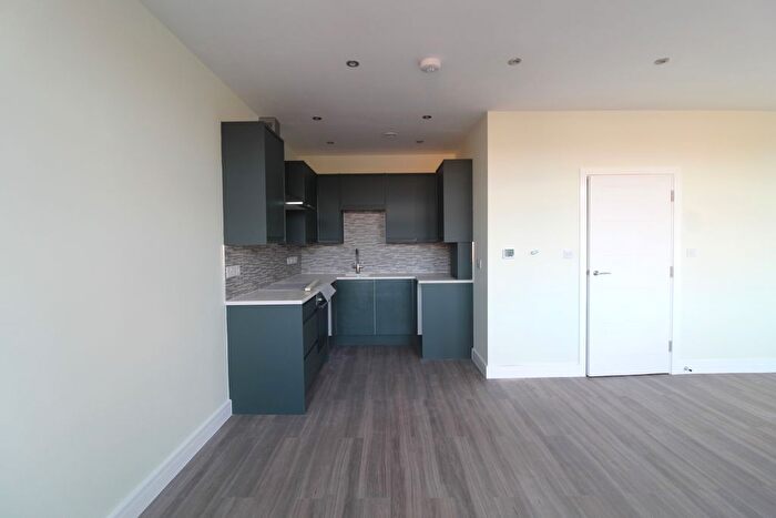 1 Bedroom Studio To Rent In Uxbridge Road, Uxbridge, UB10