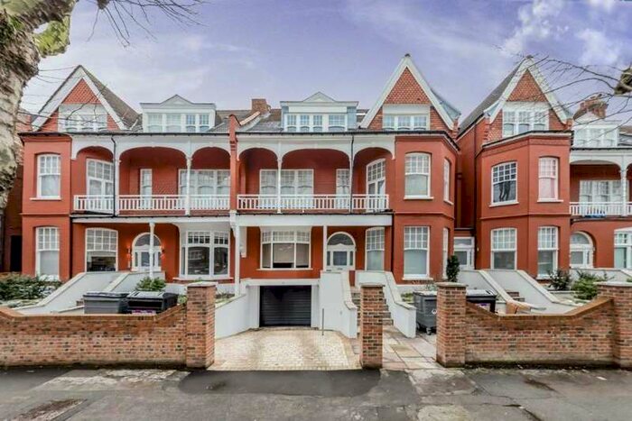 2 Bedroom Maisonette Flat To Rent In Queens Avenue, London, N10