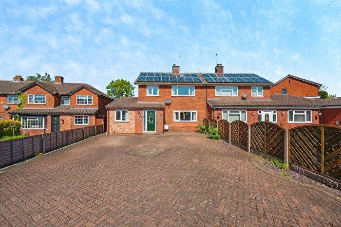 3 Bedroom Semi-Detached House For Sale In Queen Street, Burntwood, WS7