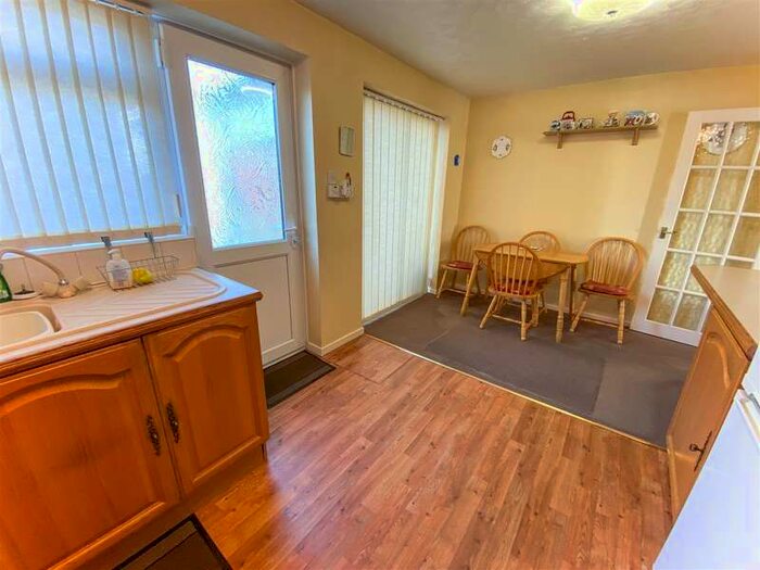 3 Bedroom SemiDetached House For Sale In Halegate Road, Halebank, WA8