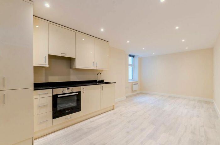 Studio To Rent In Brixton Road, Brixton, London, SW9