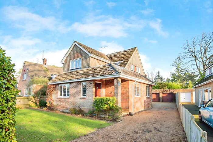 3 Bedroom Detached House For Sale In Oakwood Road, Chandler's Ford, SO53