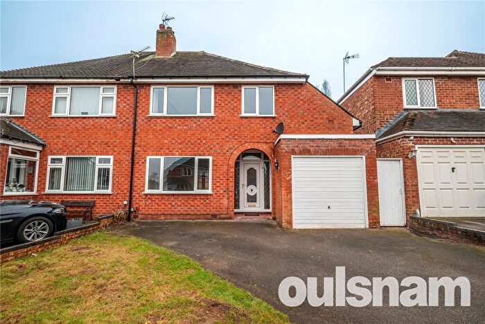 3 Bedroom Semi Detached House To Rent In Sandy Croft, Birmingham, West Midlands, B13