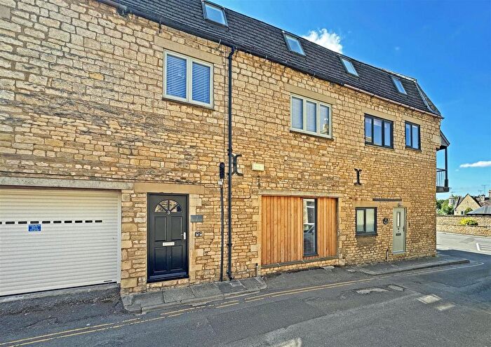 2 Bedroom Property For Sale In Church Street, Stamford, PE9