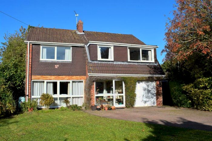 4 Bedroom Detached House For Sale In Station Road, Grasby, DN38