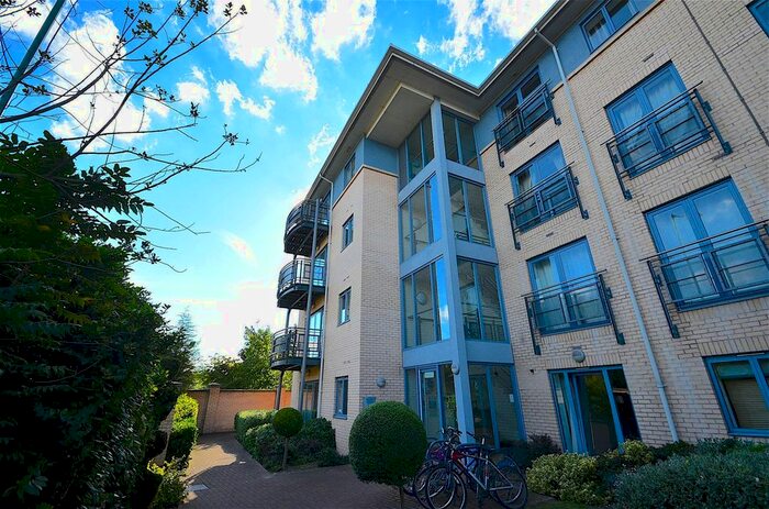 2 Bedroom Flat To Rent In The Quays, Castle Quay Close, Nottingham, NG7