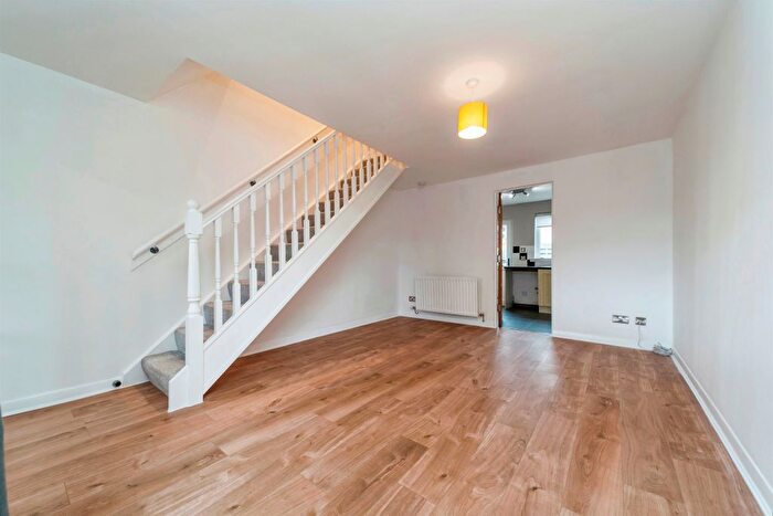 2 Bedroom Semi-Detached House For Sale In Ritchie Park, Johnstone, PA5