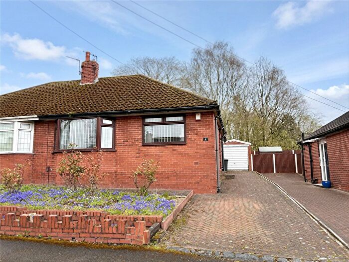 2 Bedroom Semi Detached Bungalow For Sale In North Gate, Garden Suburb, Oldham, OL8