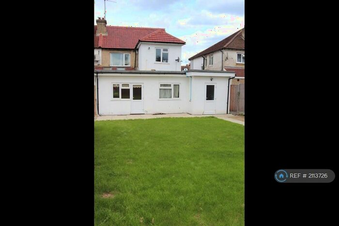 2 Bedroom Flat To Rent In Carlton Avenue Lower, Kenton, HA3