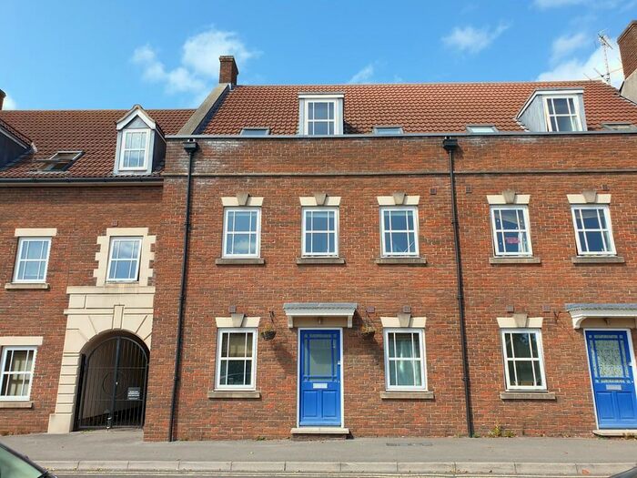 2 Bedroom Apartment To Rent In Sedgemoor Way, Glastonbury, BA6
