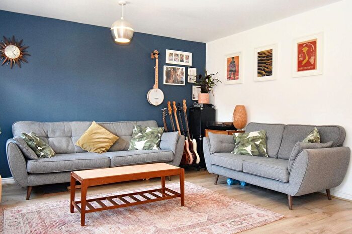 3 Bedroom End Of Terrace House For Sale In Bakers Crescent, Eastleigh, SO50