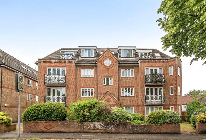 2 Bedroom Flat For Sale In Overton Road, Sutton, SM2