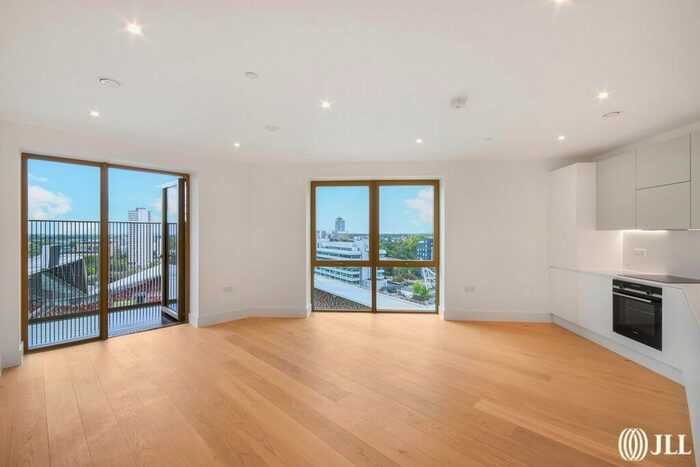 2 Bedroom Flat To Rent In Capital Interchange Way, Brentford, TW8