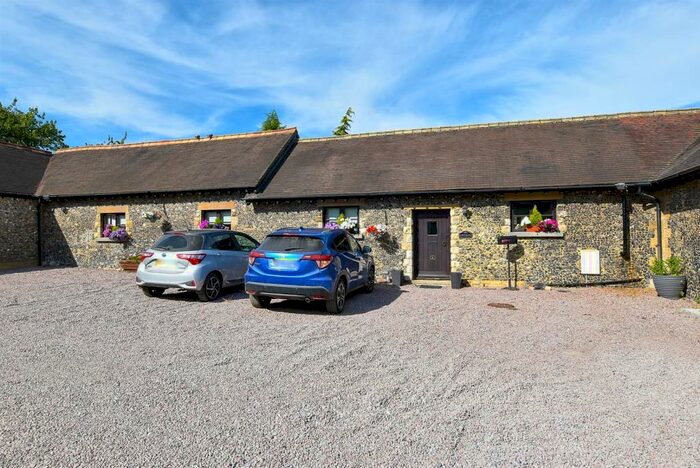 2 Bedroom Character Property To Rent In East Barn, Great Cossington Farm, Aylesford, ME20