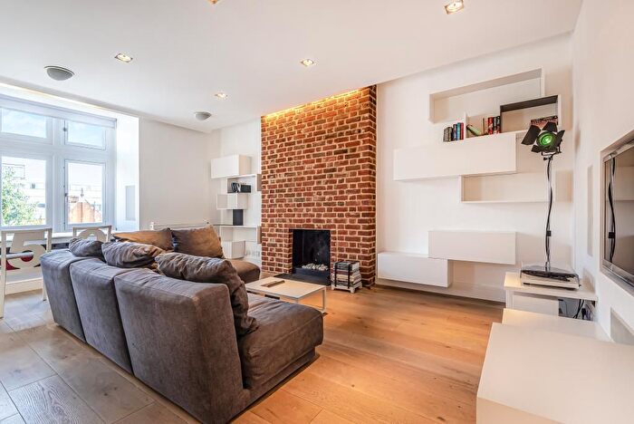 2 Bedroom Flat To Rent In Palace Court, Notting Hill, W2