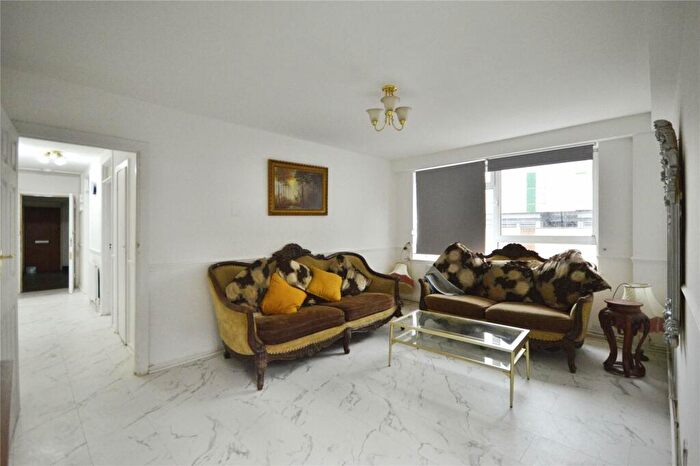 3 Bedroom Flat For Sale In Chapel Street, London, NW1