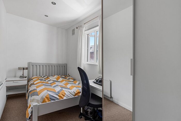 1 Bedroom Semi-Detached House To Rent In King Edward Street, St Davids, Exeter, EX4