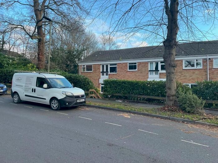 2 Bedroom Flat To Rent In Grasmere Road, Bromley, BR1