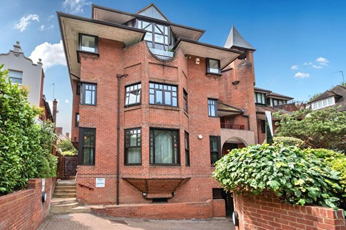 4 Bedroom Flat To Rent In West Heath Road London, NW3