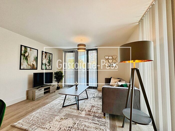 2 Bedroom Flat To Rent In Savoy Place, Farnborough, GU14