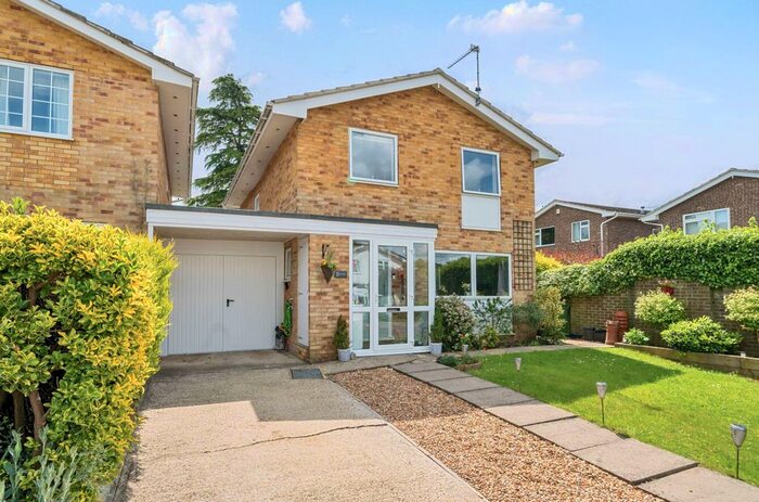 4 Bedroom Detached House For Sale In The Maltings, Liphook, GU30