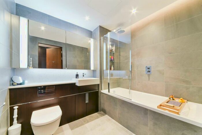 2 Bedroom Flat For Sale In Glacier House, The Residence, Nine Elms, SW11