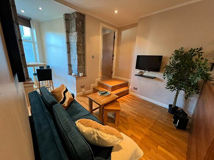 2 Bedroom Flat To Rent In Beechgrove Terrace, Aberdeen, AB15