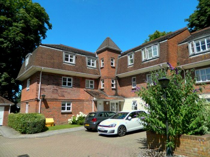 2 Bedroom Flat To Rent In Greenacres, North Parade, Horsham, RH12