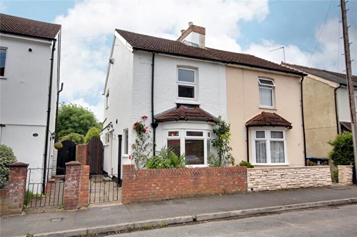 2 Bedroom Semi-Detached House To Rent In Chertsey, Surrey, KT16