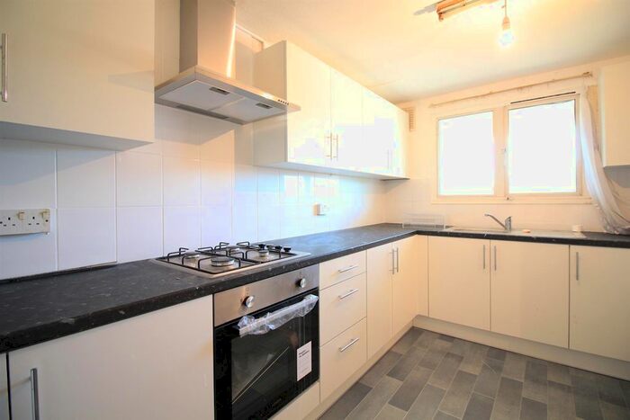 3 Bedroom Flat To Rent In Convent Way, Southall UB2