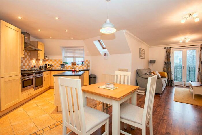 2 Bedroom Apartment To Rent In Upminster Close, Monkston Park, MK10